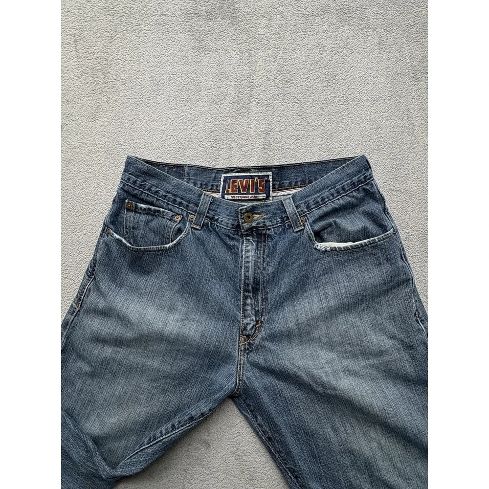 Levis levis 569